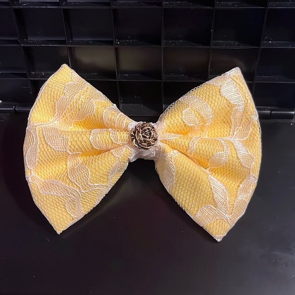 Belle hairbow - Picture 1 of 4